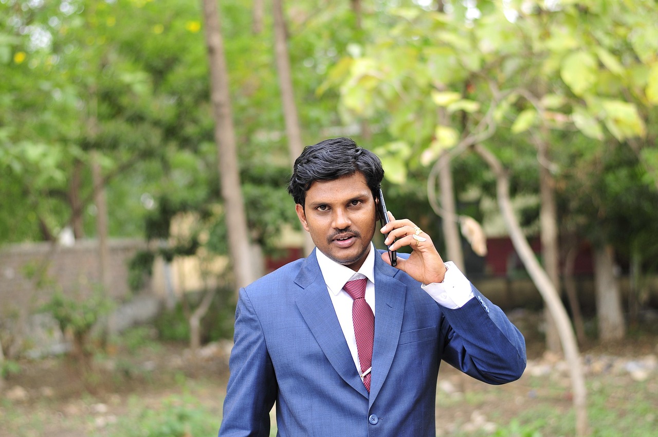 profile, picture, image, suit, phone, bussines people, tie, indian, young, man